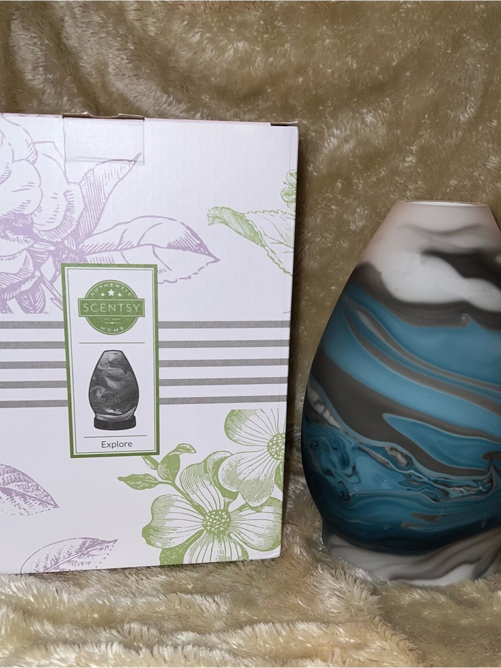 {Pre-loved} Scentsy Explore Premium Diffuser Shade ONLY - With Original Box